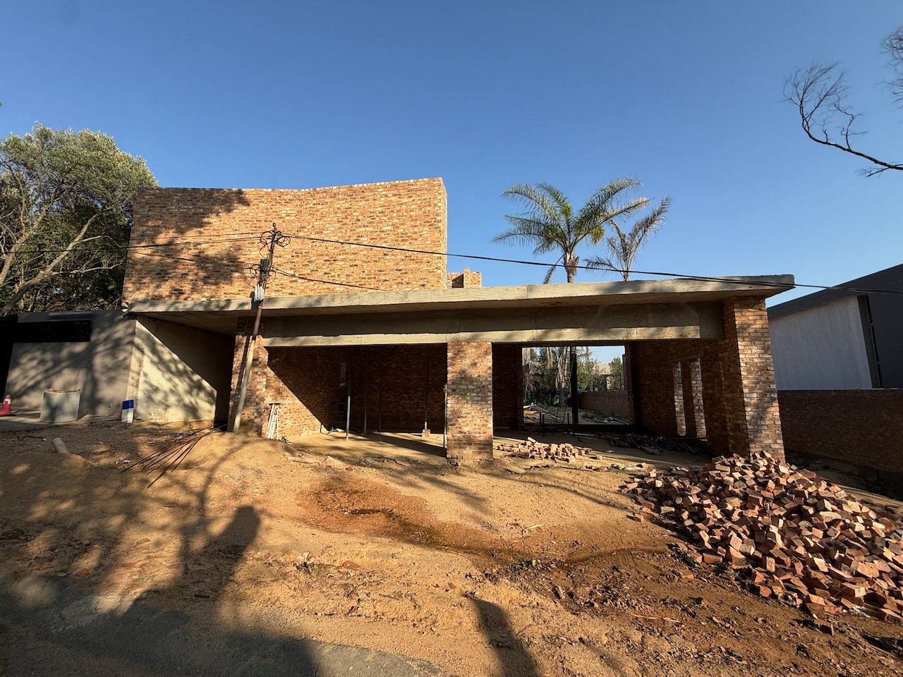 Choose Your Finishes: 670 m² Villa Behind a Double Boom in Sandhurst