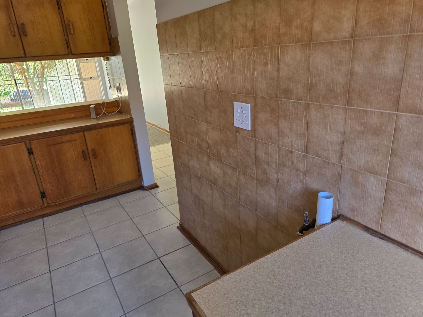 Spacious ground floor unit photo 3