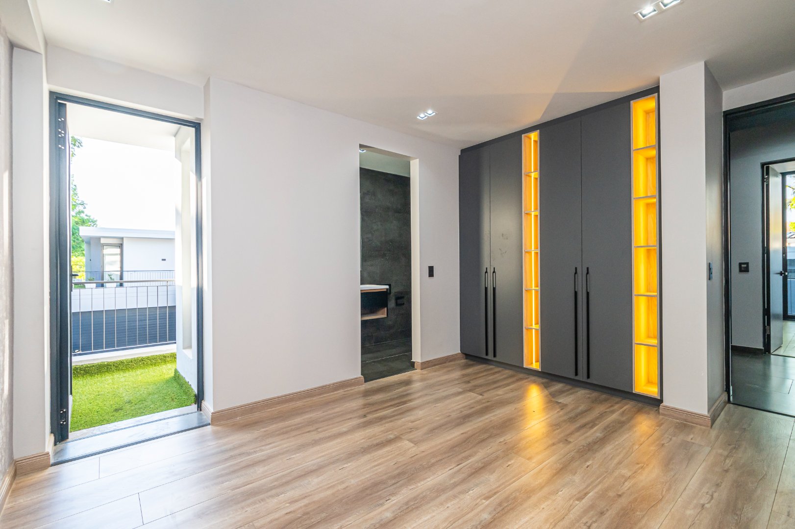 Executive Townhouse with Staff Accommodation