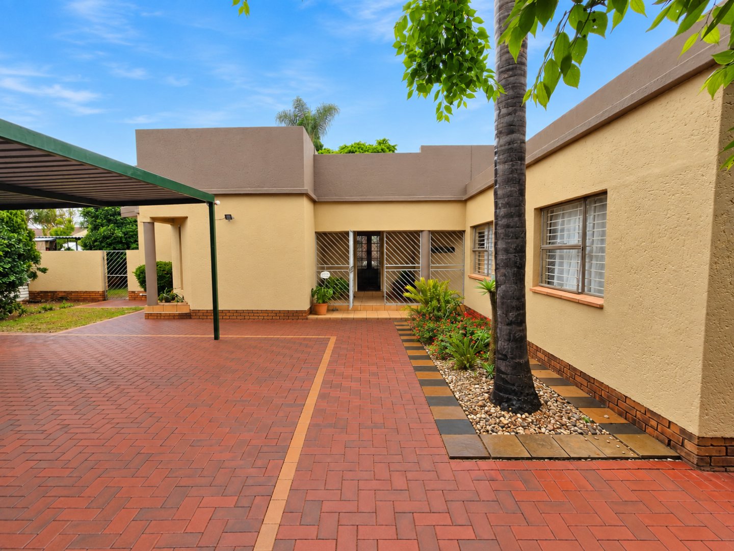 Spacious 4 Bedr Family Home made for the Entertainer!