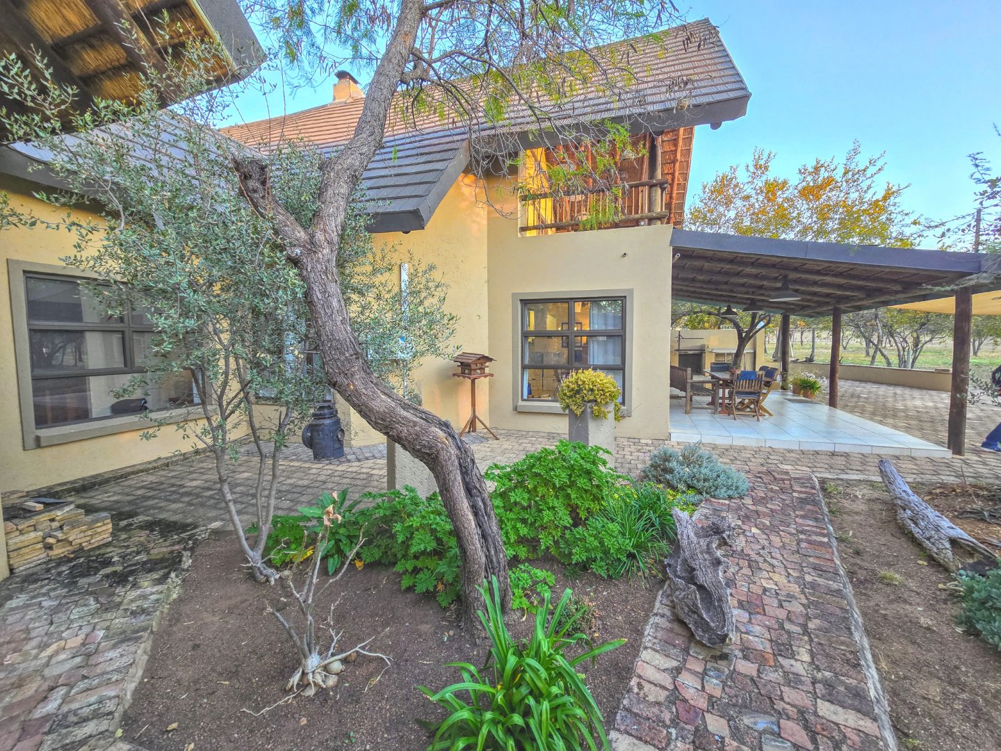 Spacious 21ha Lodge Retreat Surrounded by Natural Beauty