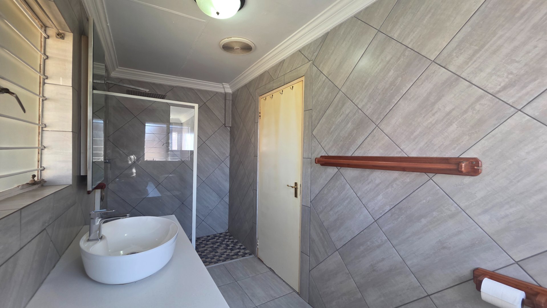 BATHROOM IN SECOND DWELLING