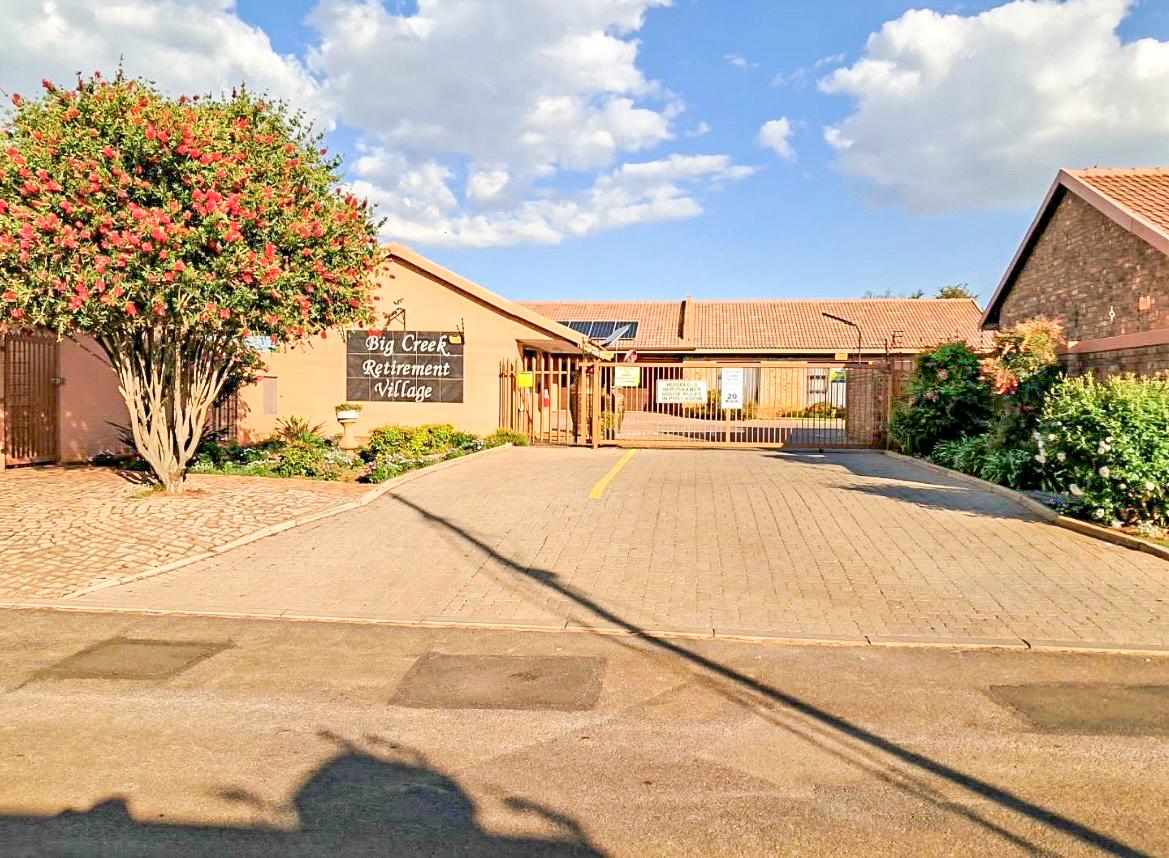 2 Bedroom townhouse for Sale 