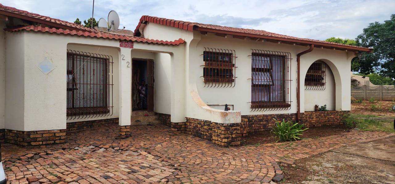 six bedroom house need TLC to be made a home or for business purposes