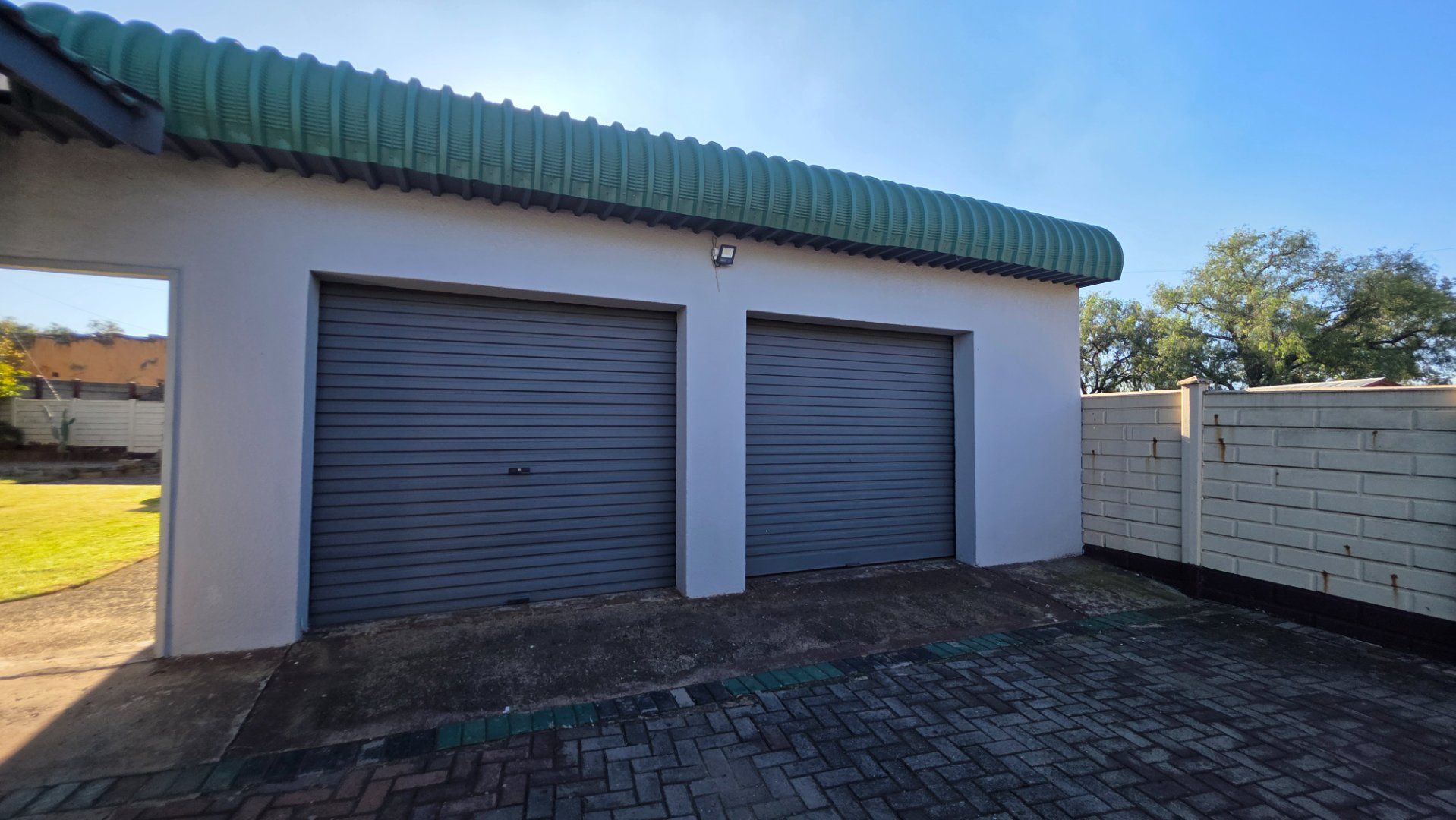 DOUBLE GARAGES