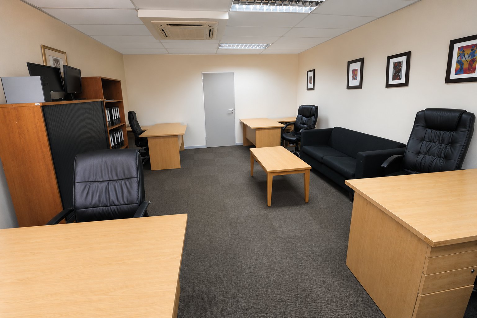 949 m² Second Floor Office To Let at 26 Wellington Road | Parktown | Premium Large-Scale Workspace photo 8