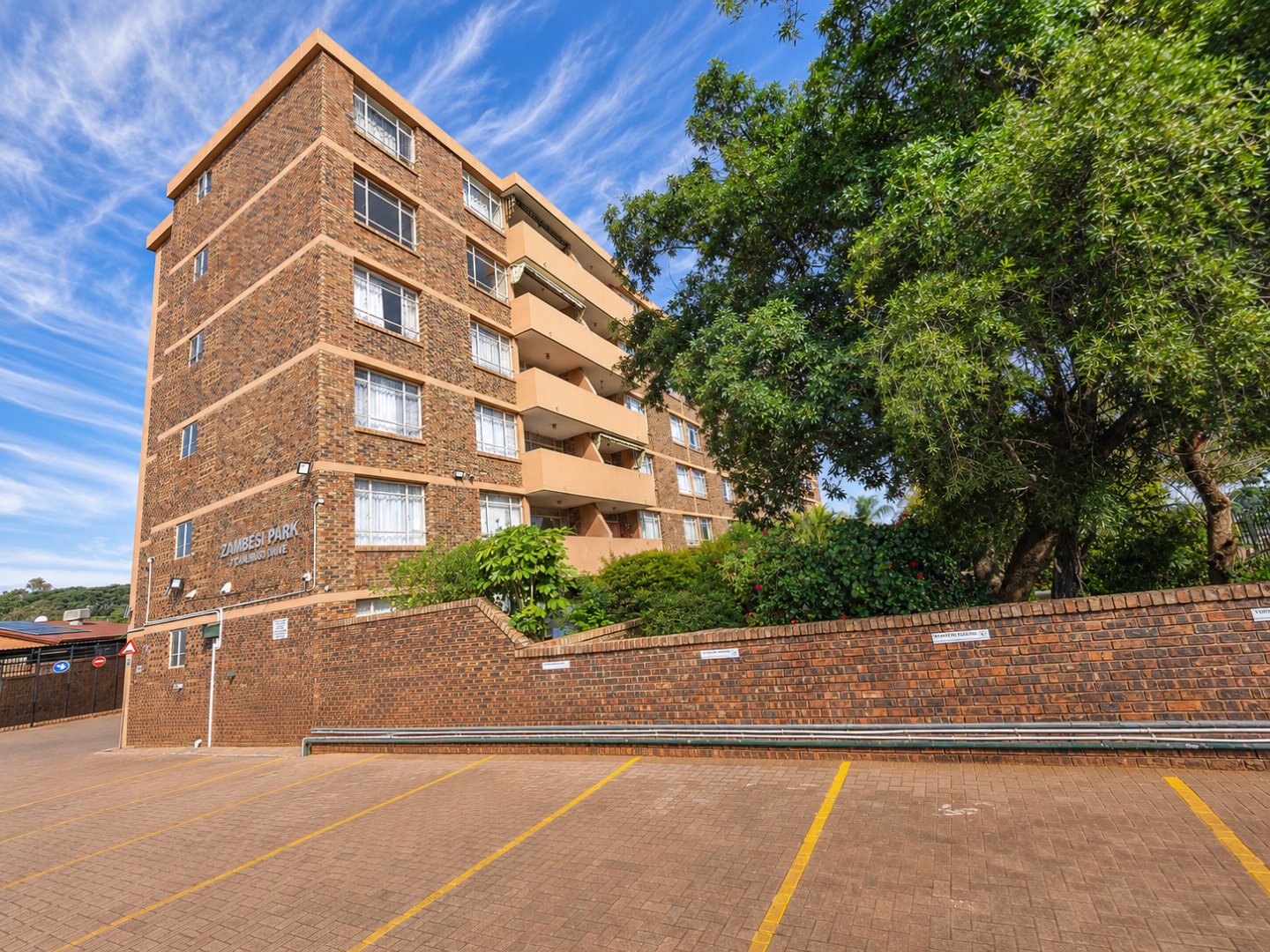 Give-Away! Spacious 3-Bedroom Apartment with 2 Garages!